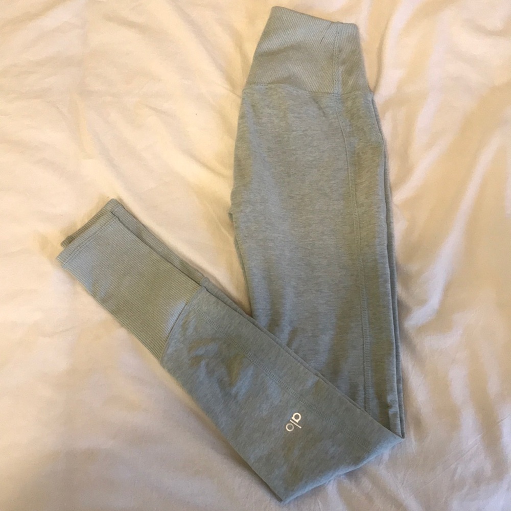 COPY - Alo lounge leggings worn once